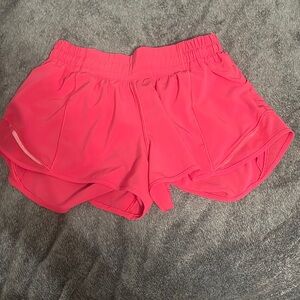 lululemon hotty hot shorts 2.5 inch